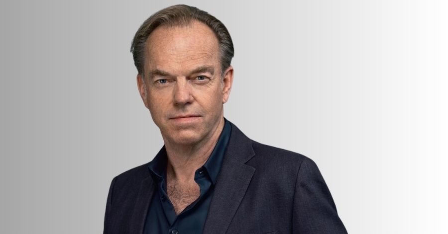 Hugo Weaving
