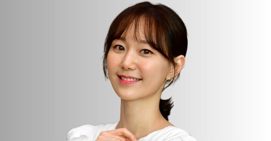 Lee Yoo Young