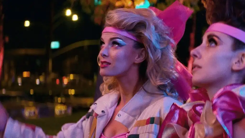 Mulheres em Destaque: 10 Séries que Redefinem o Protagonismo Feminino 11 glow