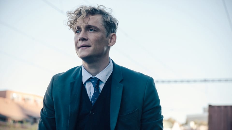 Elenco de Brick: Saiba quem é quem no filme da Netflix 2 Matthias Schweighöfer como Tim Arnovsky