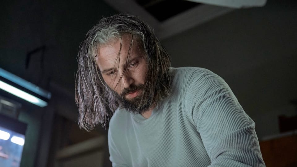 Elenco de Brick: Saiba quem é quem no filme da Netflix 4 Murathan Muslu como Yuri