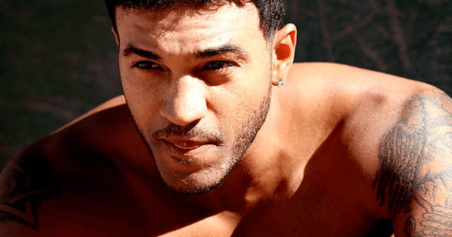 Bem-Vindo à Morte Súbita: Elenco e Tudo Sobre o Filme de Ação 6 Anthony Grant