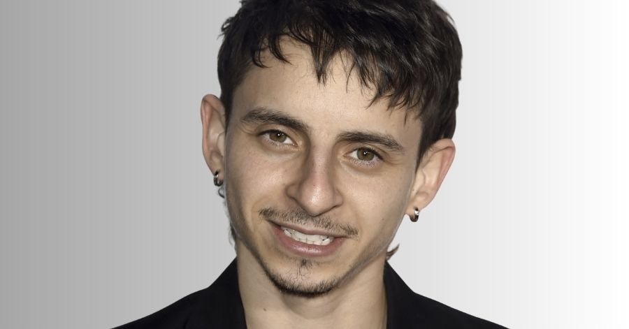 Samaritano: Elenco, Onde Assistir e Tudo Sobre o Filme 6 Moises Arias