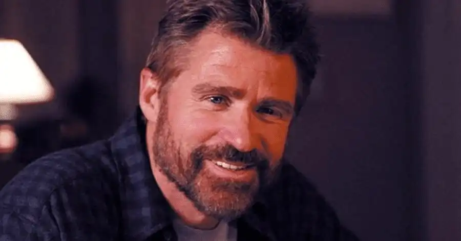 Miss Simpatia 2: Elenco e Tudo Sobre o Filme com Sandra Bullock 9 Treat Williams
