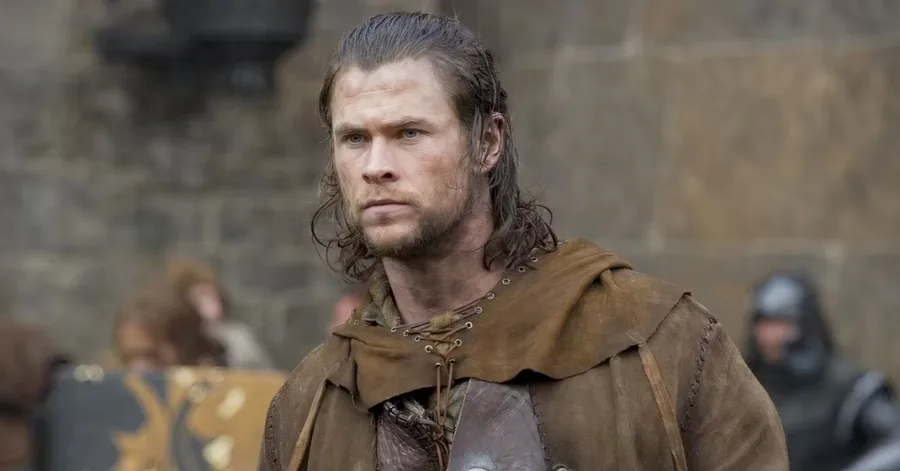 Branca de Neve e o Caçador (Final Explicado): Com quem ela fica? 3 Caçador Eric (Chris Hemsworth)
