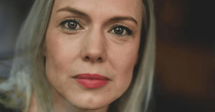 Corações Roubados: Elenco e Tudo Sobre o Thriller Erótico LGBTQ+ 4 christina