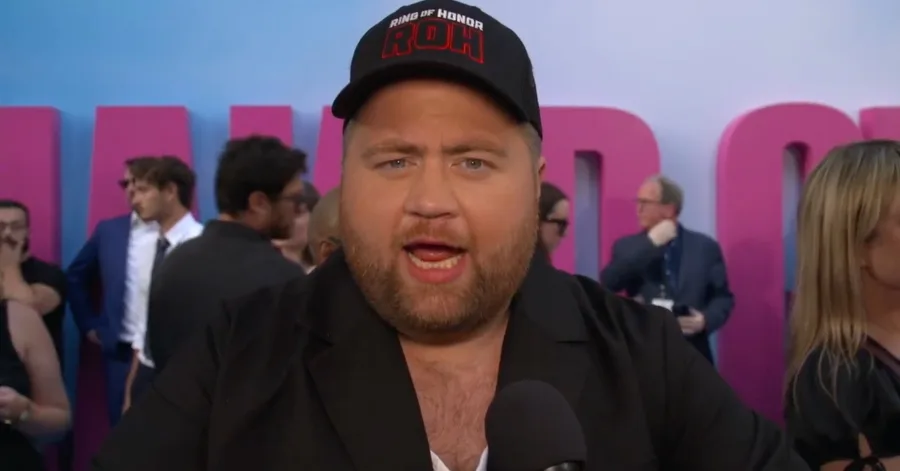 Paul Walter Hauser como Capt. Ed Hocken Jr.
