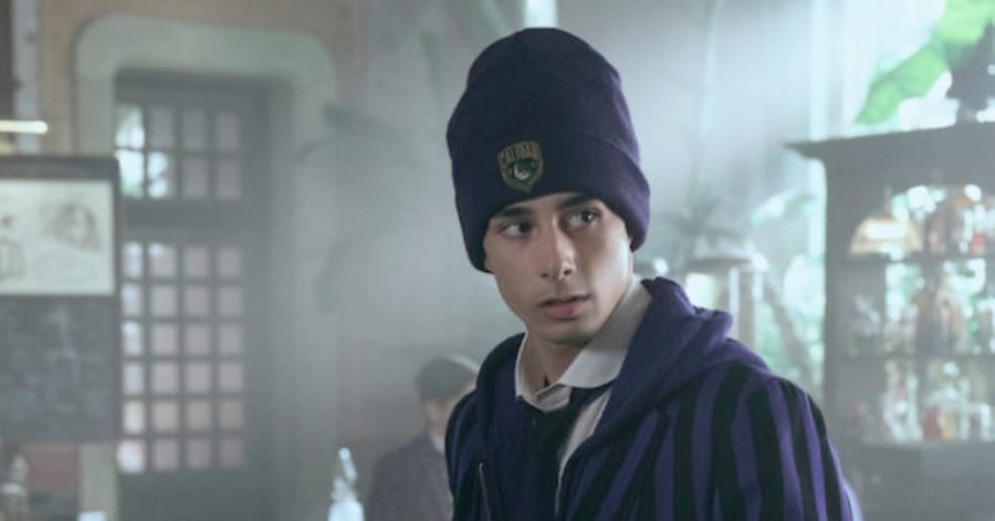 Georgie Farmer como Ajax Petropolus