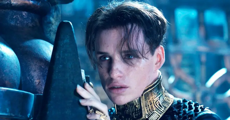 O Destino de Júpiter é o filme da Sessão da Tarde de hoje (29/08/25) 3 Eddie Redmayne como Balem Abrasax