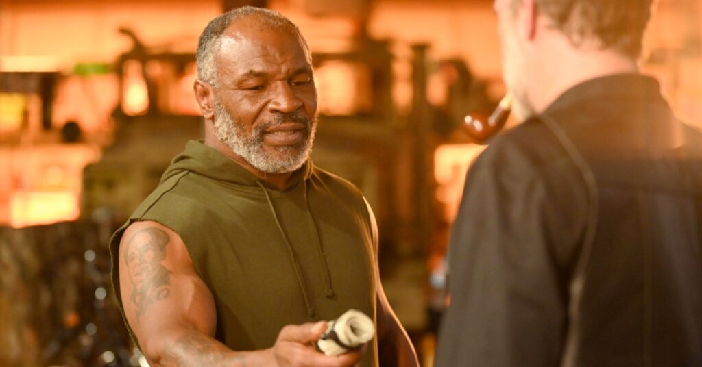 Vingança Fatal (2022): Elenco, Sinopse e Enredo e Tudo Sobre 4 Mike Tyson como Roach