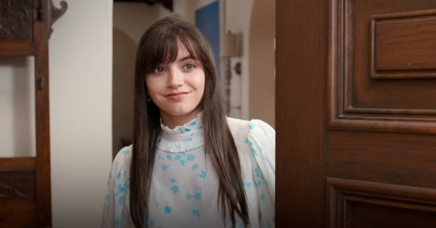 Elenco de O Pai da Noiva: Quem fez os personagens em 1950, 1991 e 2022? 15 Cora Herrera (Irmã da Noiva): Isabela Merced