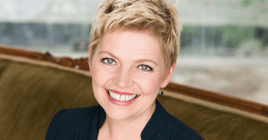 Romance in Style: Elenco e Tudo Sobre o Romance Fashion 10 sharon