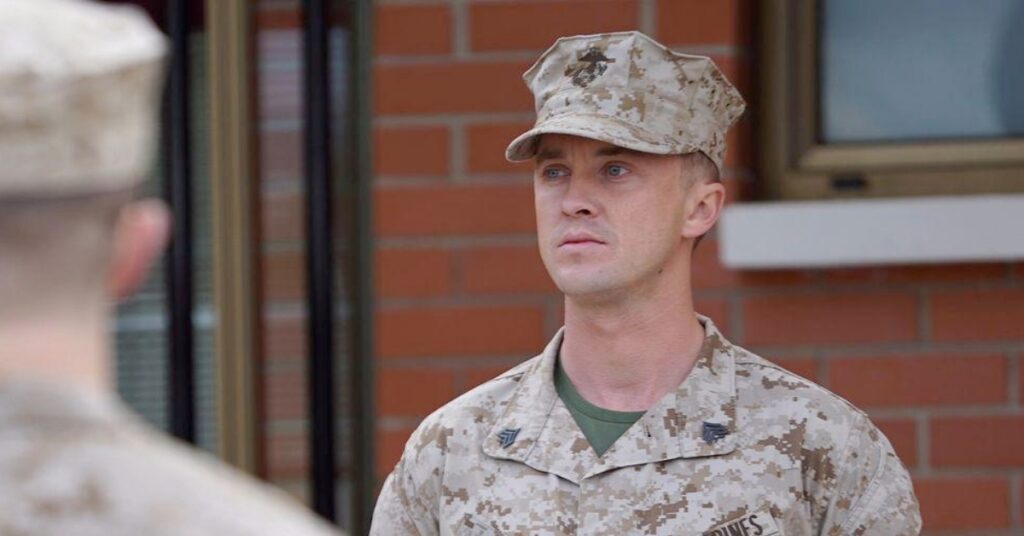 Megan Leavey: Elenco, Enredo, Crítica e Tudo Sobre O Filme 2 Tom Felton