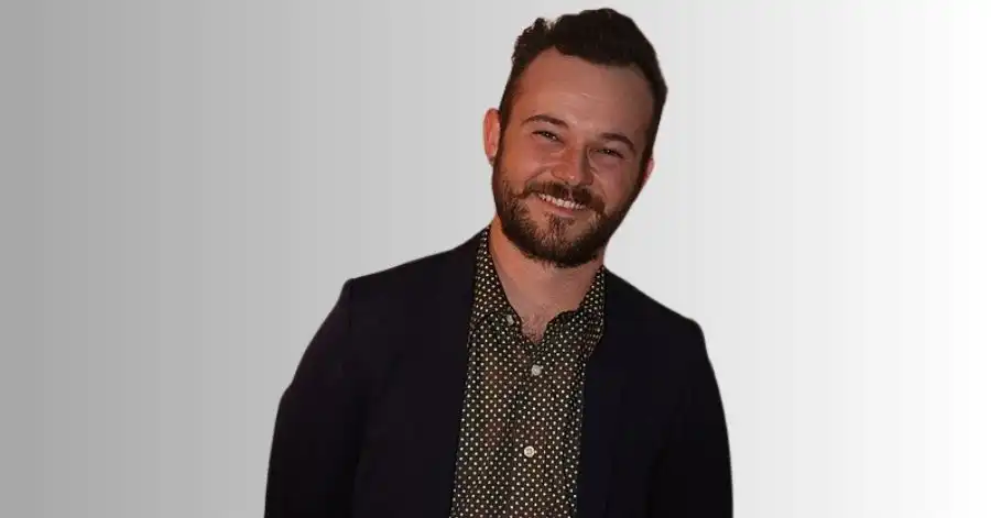 O Royal Hotel: Elenco, Onde Assistir e Tudo Sobre 8 Daniel Henshall