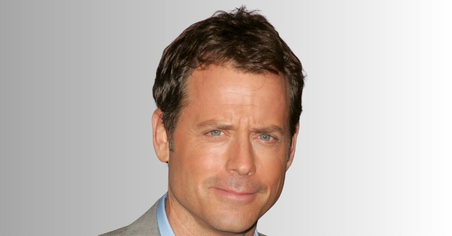 Greg Kinnear
