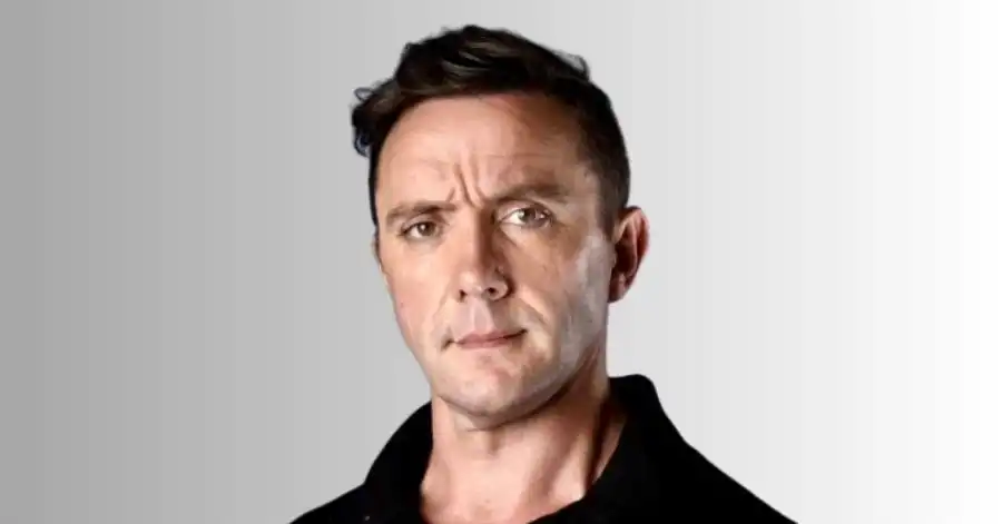 Despedida em Grande Estilo: Elenco, Onde Assistir e Tudo Sobre 11 Peter Serafinowicz