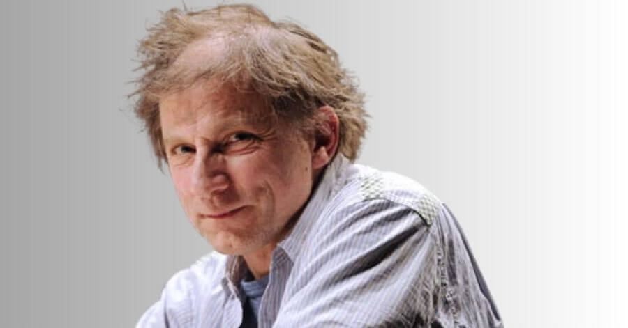 Invocação do Mal 2: Elenco, Onde Assistir e Tudo Sobre a Sequência 5 Simon McBurney 1