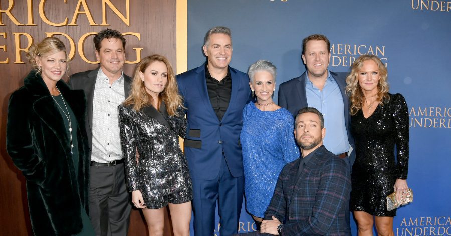 Fé de Um Campeão tem na Netflix? Saiba onde assistir ao filme 2 Elenco de Fé de Um Campeão com Kurt e Brenda Warner