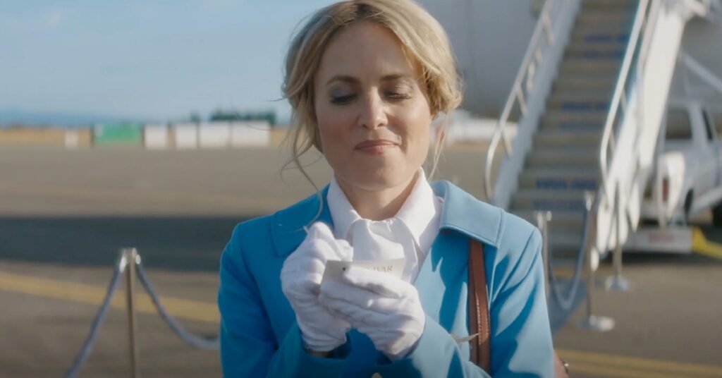 2 Corações: Elenco completo e Curiosidades do Filme 4 Radha Mitchell como Leslie Bolivar