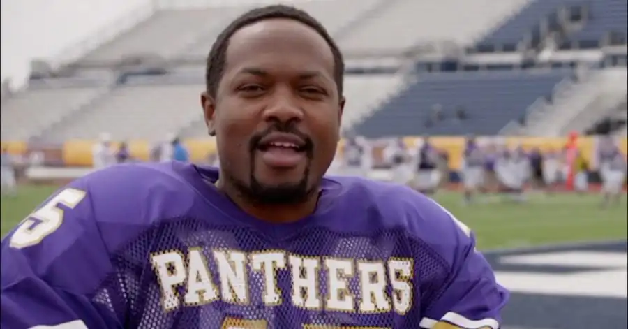 Fé de Um Campeão: Elenco, Sinopse e TUDO SOBRE o filme da Sessão da Tarde de hoje (05/09/25) 6 Ser'Darius Blain como Mike Hudnutt
