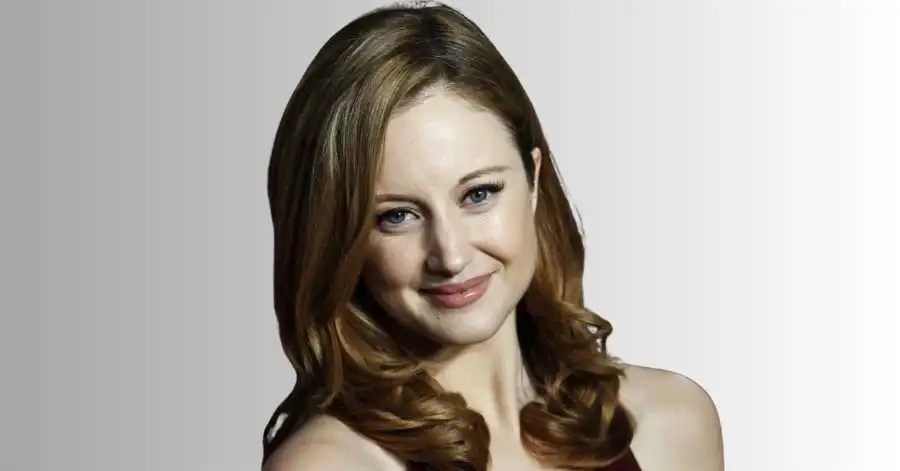 Possessor: Elenco, Onde Assistir e Tudo Sobre o Thriller de Horror Psicológico 3 Andrea Riseborough