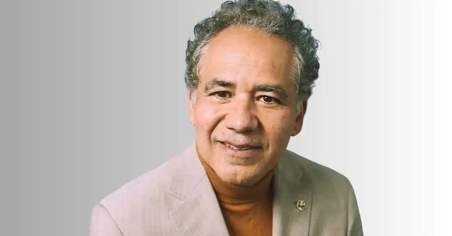 Despedida em Grande Estilo: Elenco, Onde Assistir e Tudo Sobre 10 John Ortiz
