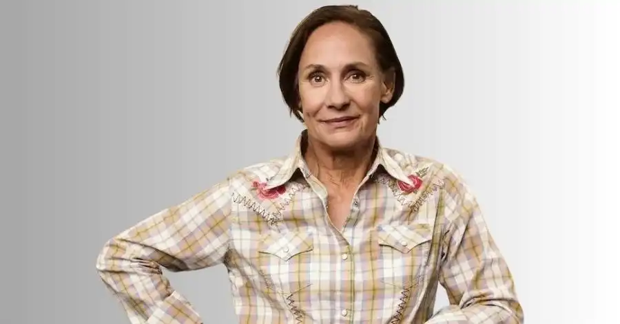 Monstro: A História de Ed Gein | Elenco, Onde Assistir e Tudo Sobre 4 Laurie Metcalf