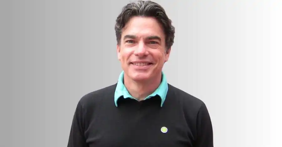 O Natal Extraordinário de Zoey: Elenco, Onde Assistir e Tudo Sobre 7 Peter Gallagher