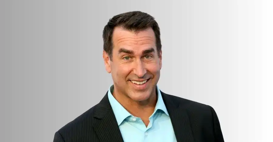 Em Guerra com o Vovô: Elenco, Onde Assistir e Tudo Sobre 8 Rob Riggle