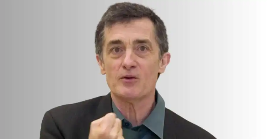 Perseguindo Abbott (2015): Elenco, Onde Assistir e Tudo Sobre 9 Roger Rees