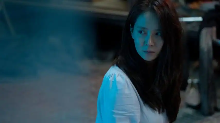 Desejo de Justiça: Elenco, Sinopse e Crítica do Filme do Domingo Maior 4 Song Ji-hyo como Ji-soo