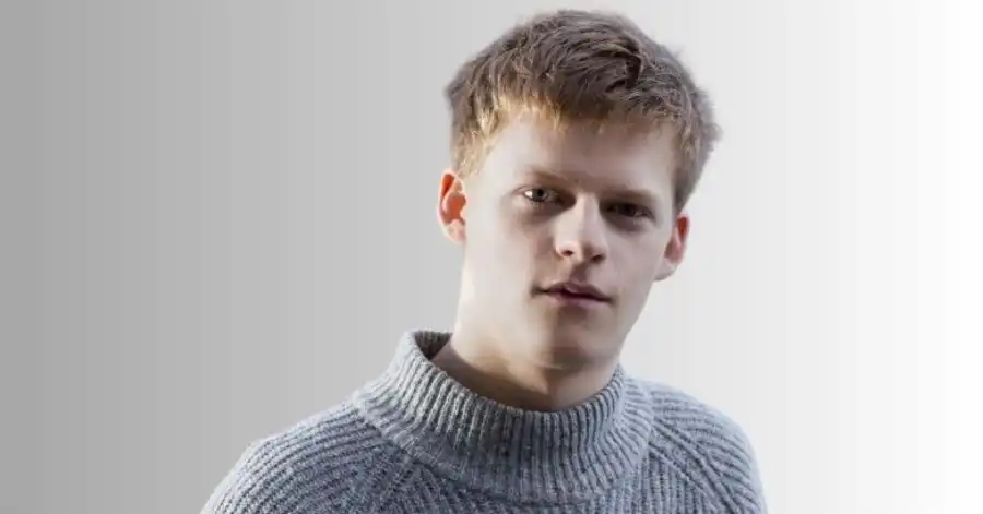 lucas hedges