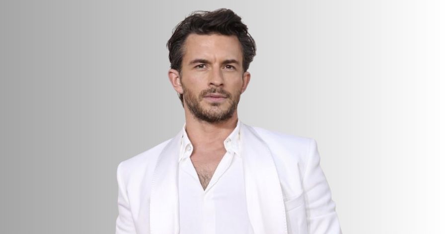 Jonathan Bailey