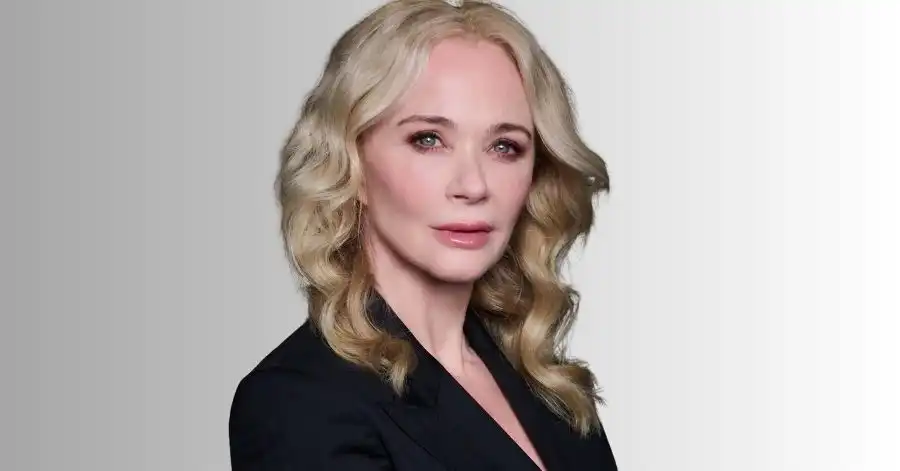 Lauren Holly