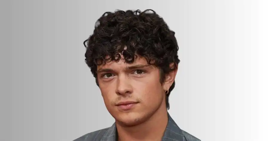Sombras no Deserto (2025): Elenco, Onde Assistir e Tudo Sobre 4 Noah Jupe