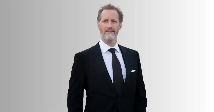 Togo (2019): Elenco, Onde Assistir e Tudo Sobre 5 Christopher Heyerdahl