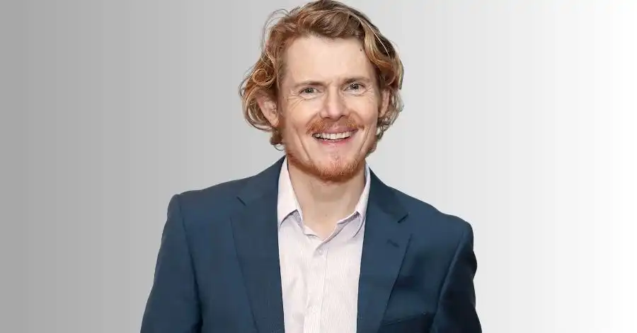 Julian Rhind Tutt