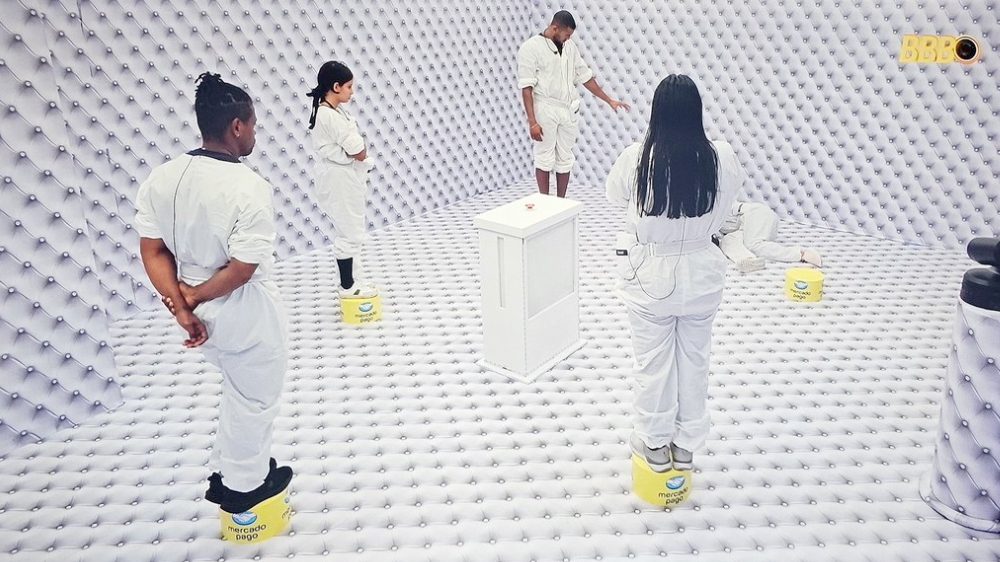 Rafaella desmaio quarto branco