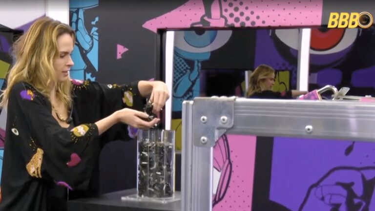 Ana Paula Renault cumpriu o Barrado no Baile