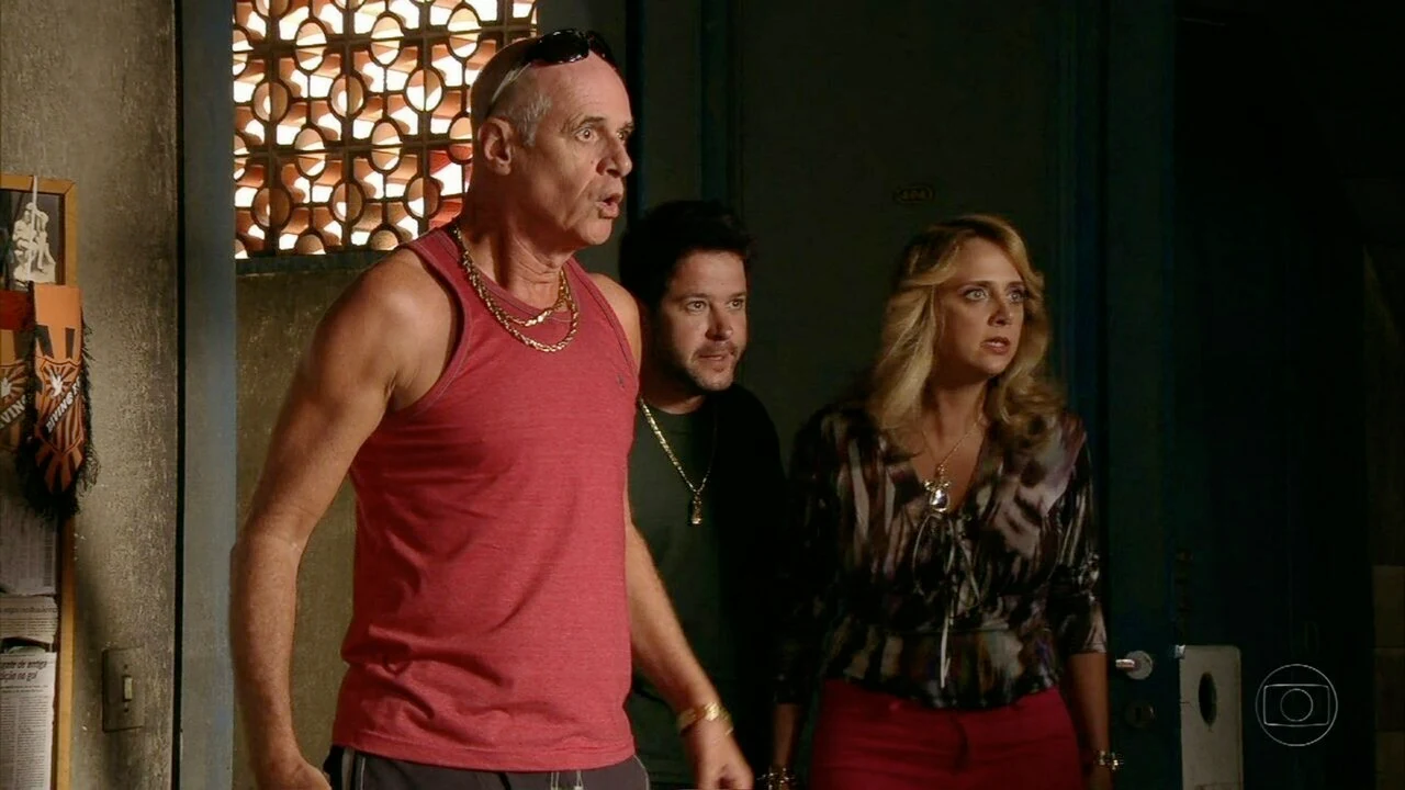 Resumo Avenida Brasil (28/04): Finalmente, o BEIJO entre Jorginho e Nina 3 leleco avenida brasil