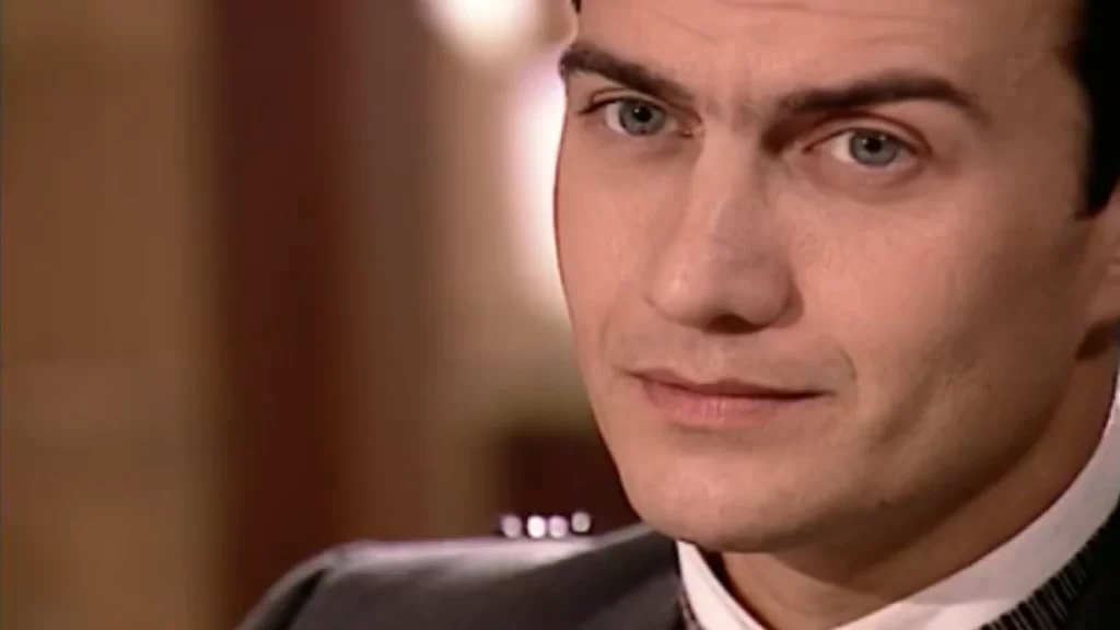 Resumo Terra Nostra 11/04: Gumercindo SURTA: deserda Rosana e a PROÍBE de levar o próprio filho 3 O deputado Augusto de Terra Nostra traz uma solução inusitada para o sogro falido