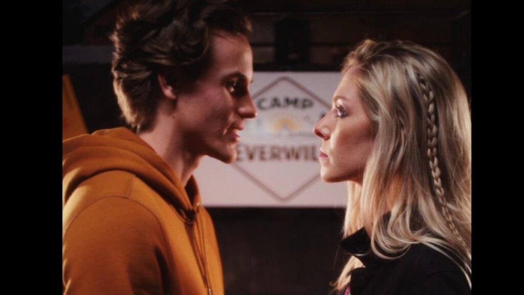 Um Verão no Meio de Tudo (The Summer in Between): Elenco, Sinopse e Tudo Sobre 4 Nate W. Smith como Kris e Kaileigh Jenkins como Kat