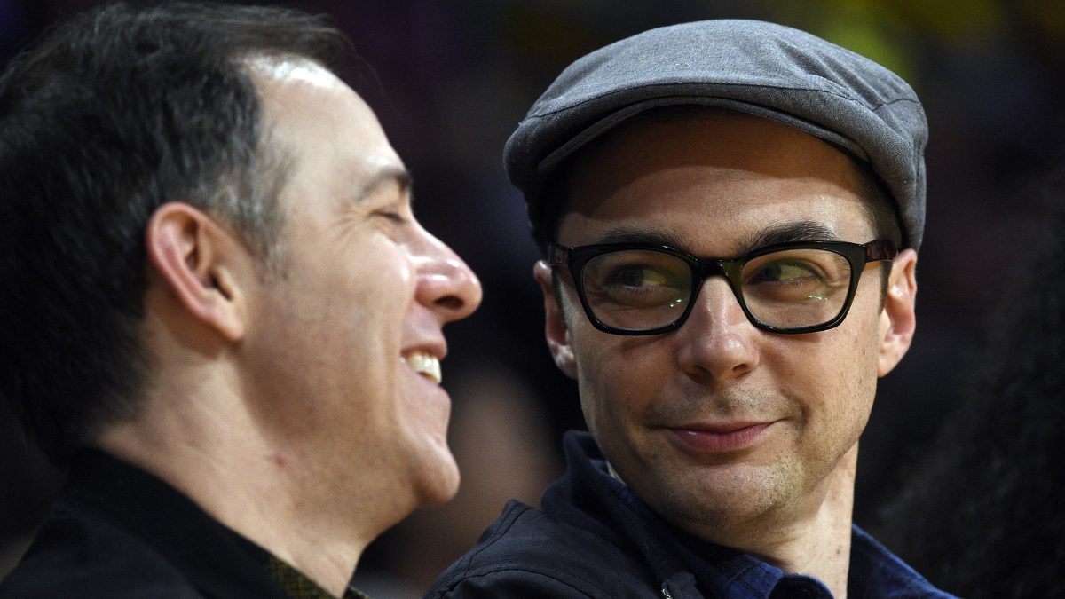 Jim Parsons é gay? Saiba quem é o marido do ator de Sheldon (The Big Bang Theory) 4 Jim Parsons é gay