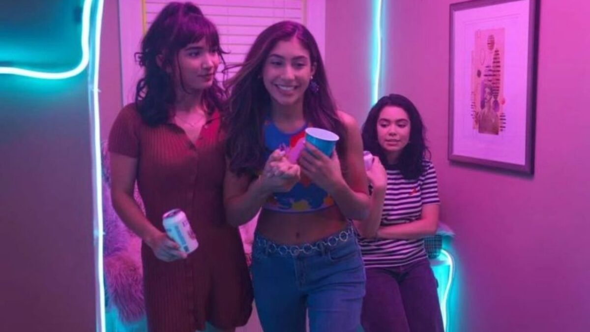 Crítica de Crush: Um Amor Colorido | O romance que acolhe nossas vulnerabilidades com leveza e paixão 2 CRUSH- UM AMOR COLORIDO-critica